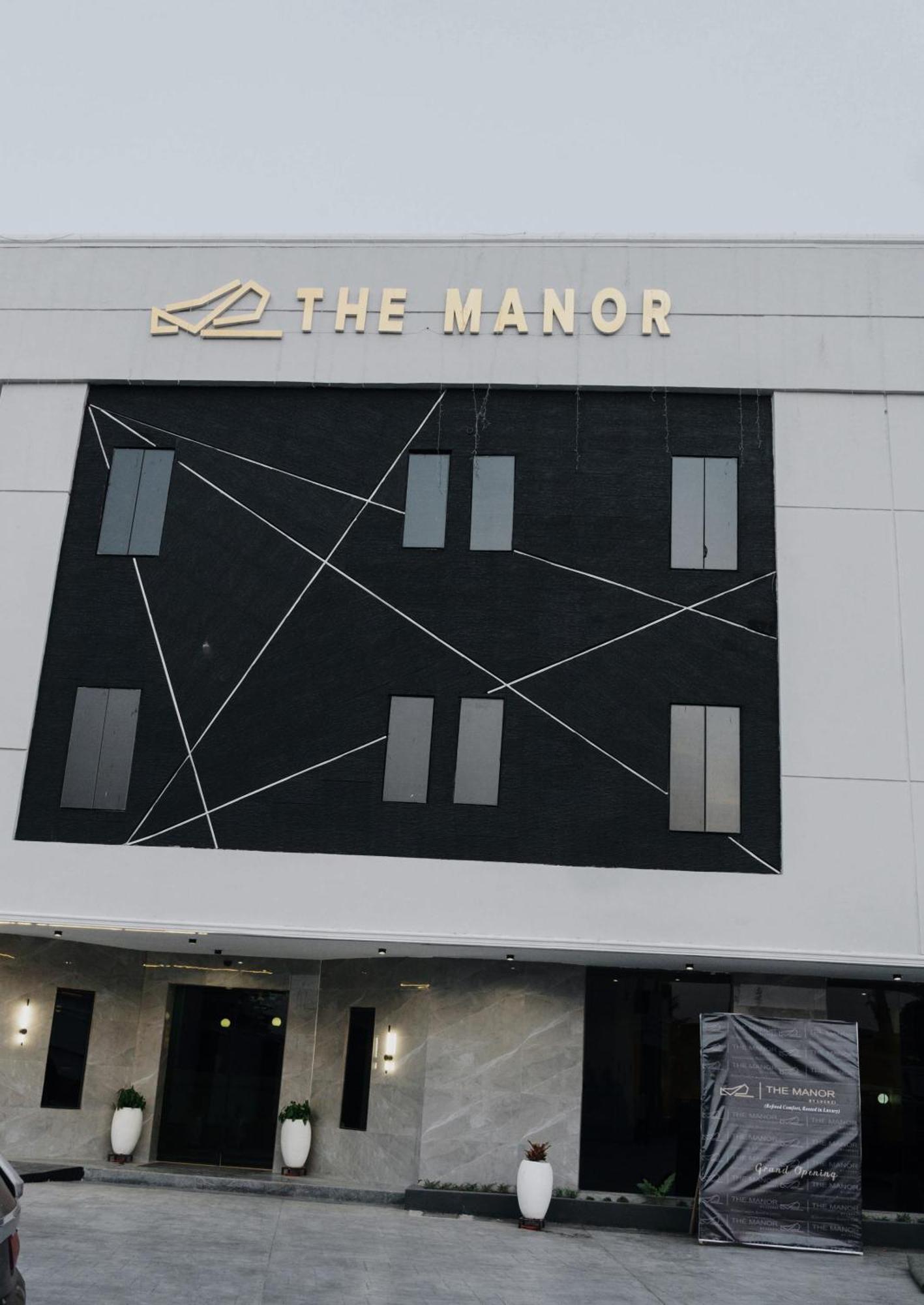 The Manor Hotel By Luckzi โอเวอร์รี ภายนอก รูปภาพ