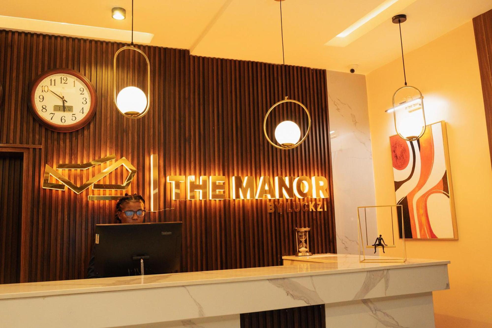 The Manor Hotel By Luckzi โอเวอร์รี ภายนอก รูปภาพ